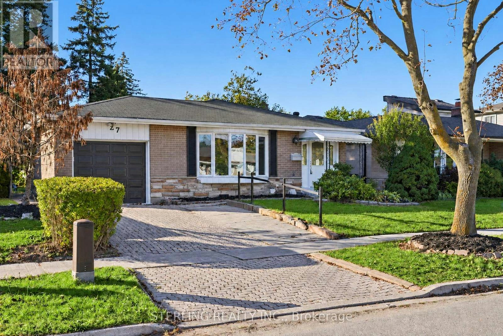 27 Oakmeadow Boulevard, Toronto, ON, M1E 4G3