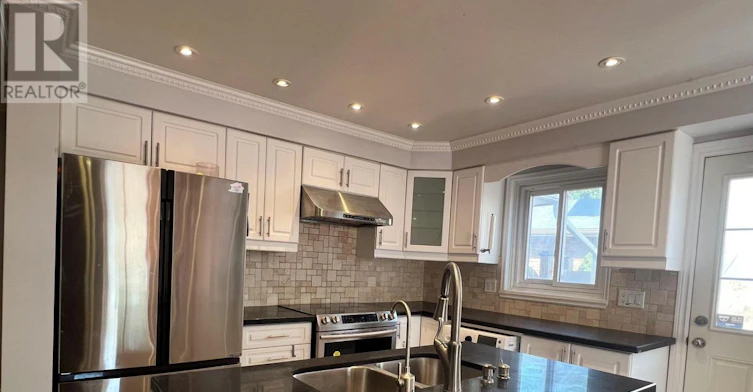21 Montezuma Trail, Toronto, ON, M1V 1K4 - 4