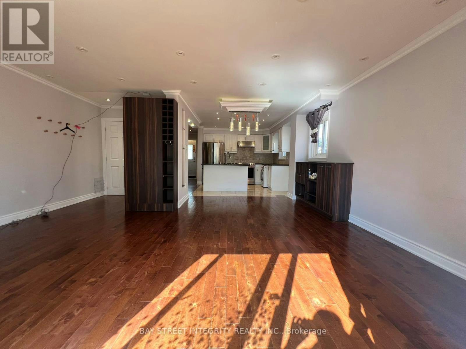 21 Montezuma Trail, Toronto, ON, M1V 1K4 - 6