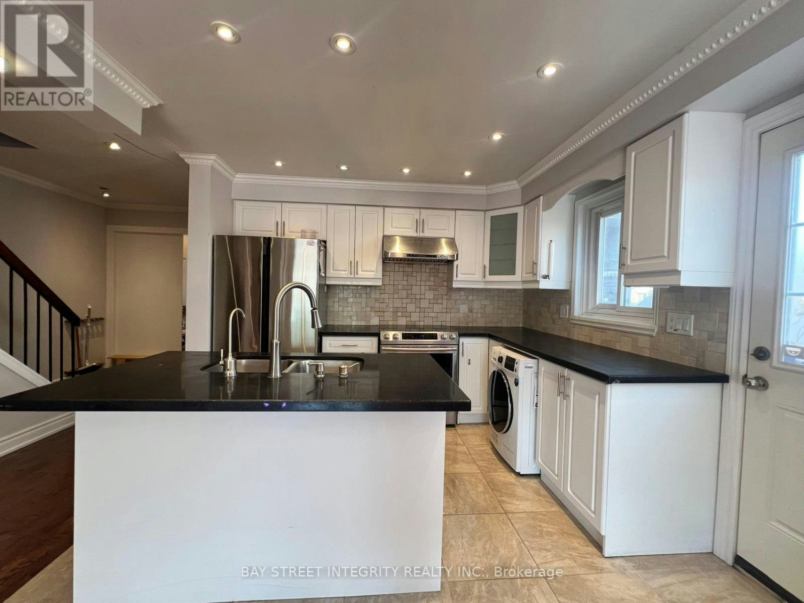 21 Montezuma Trail, Toronto, ON, M1V 1K4 - 3