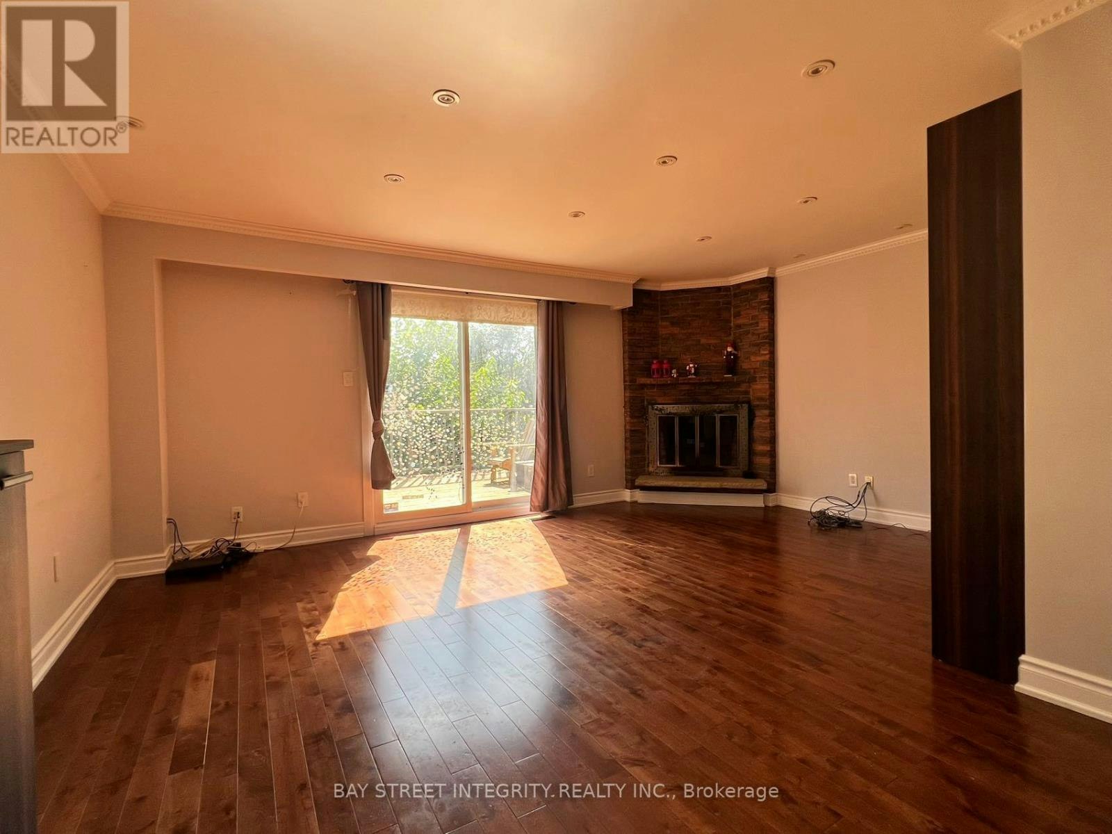 21 Montezuma Trail, Toronto, ON, M1V 1K4 - 5