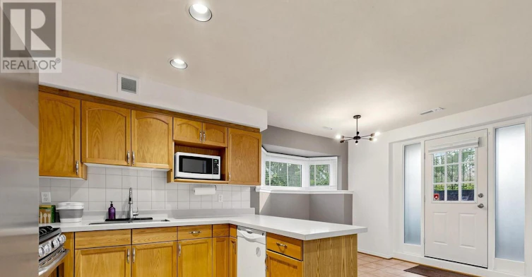 LOWER-831 Regal Crescent, Pickering, ON, L1X 2P8 - 11