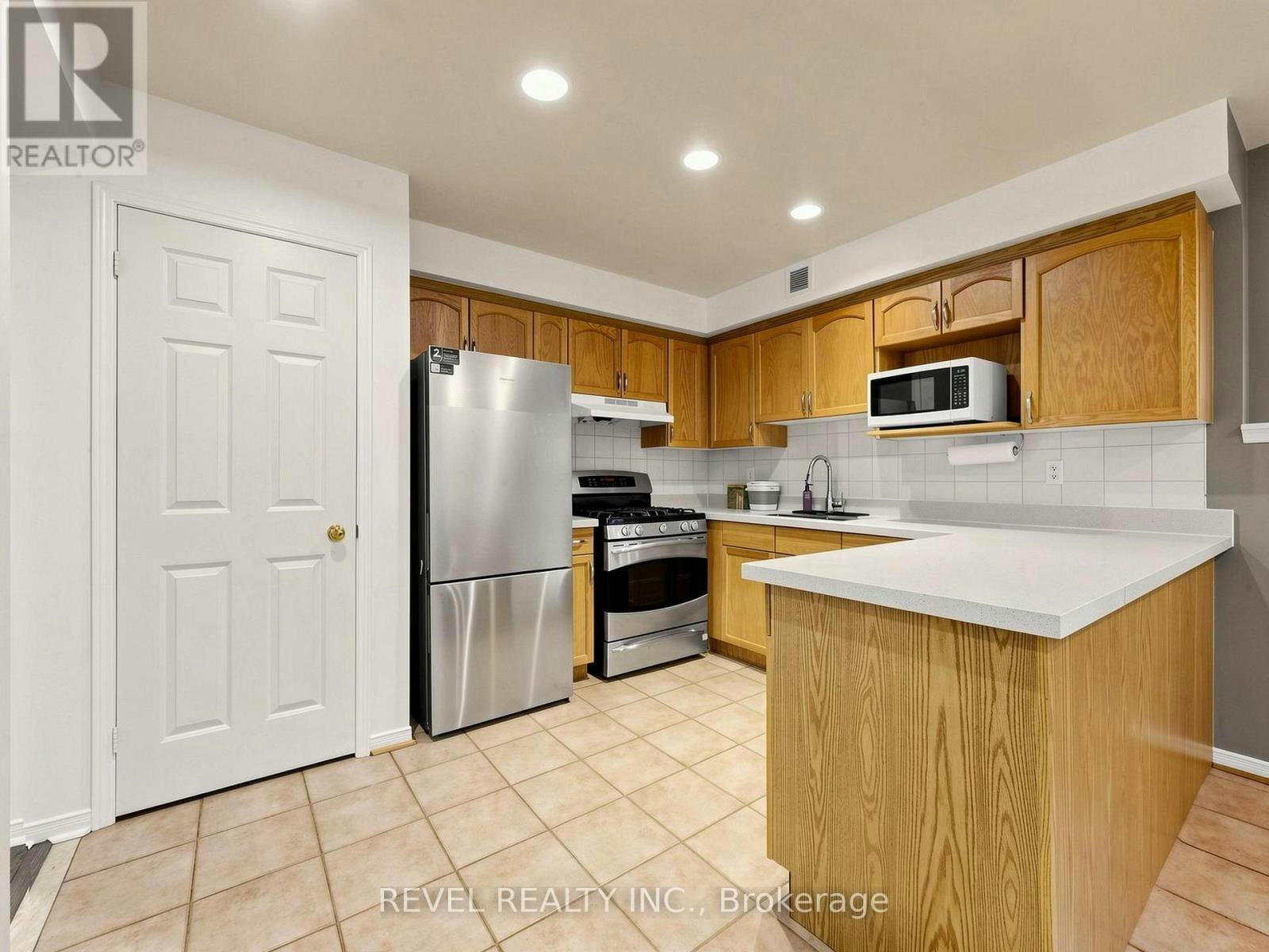 LOWER-831 Regal Crescent, Pickering, ON, L1X 2P8 - 10