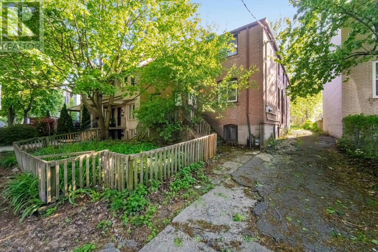 76-78 Lewis Street, Toronto, ON, M4M 2H3
