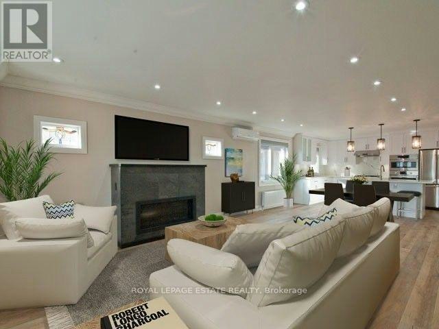 UPPER-22 Wineva Avenue, Toronto, ON, M4E 2S9 - 8