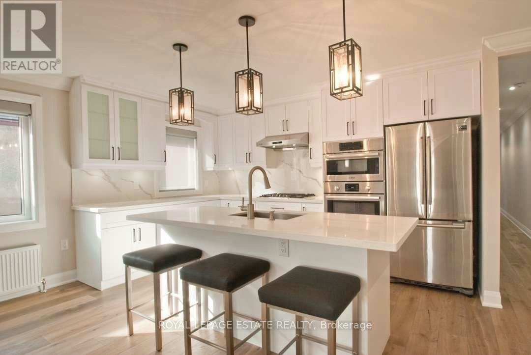 UPPER-22 Wineva Avenue, Toronto, ON, M4E 2S9 - 5