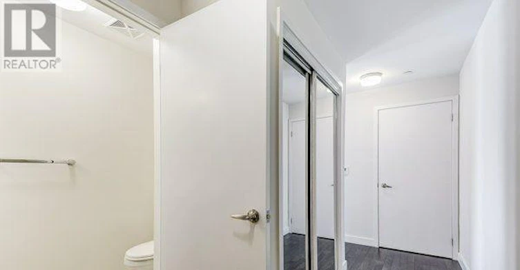 312-210 Sabina Drive, Oakville, ON, L6H 0W6 - 3