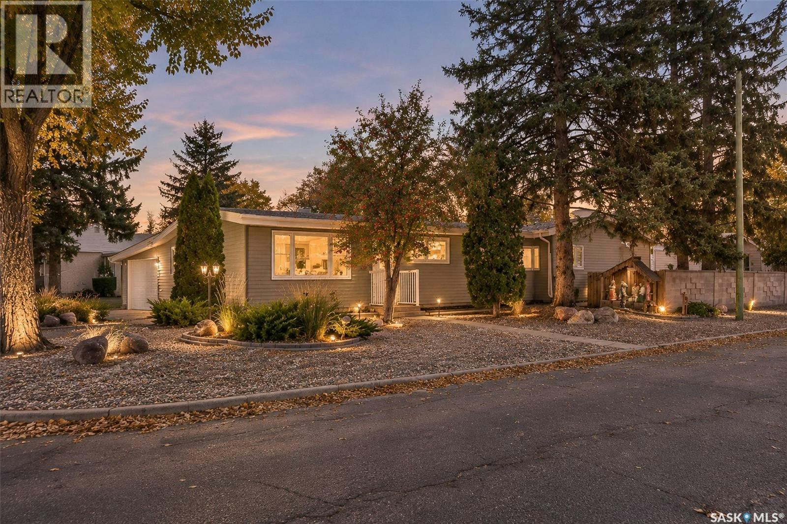 1245 Brown Street, Moose Jaw, SK, S6H 2Z8