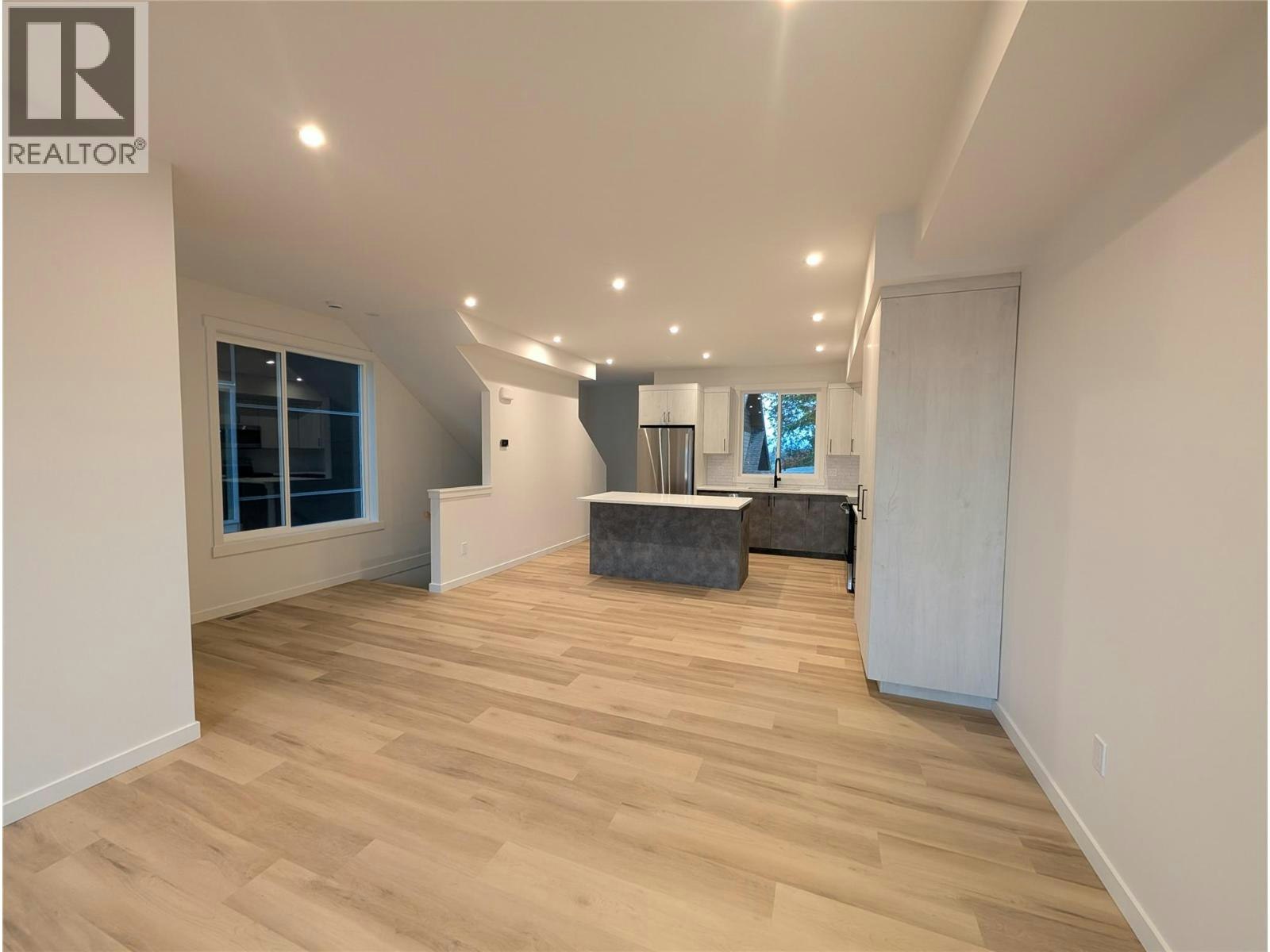 3-3602 Pleasant Valley Road, Vernon, BC, V1T 4L6