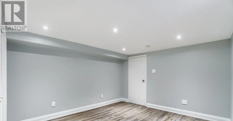880 Royal York Road, Toronto, ON, M8Y 2V6 - 32