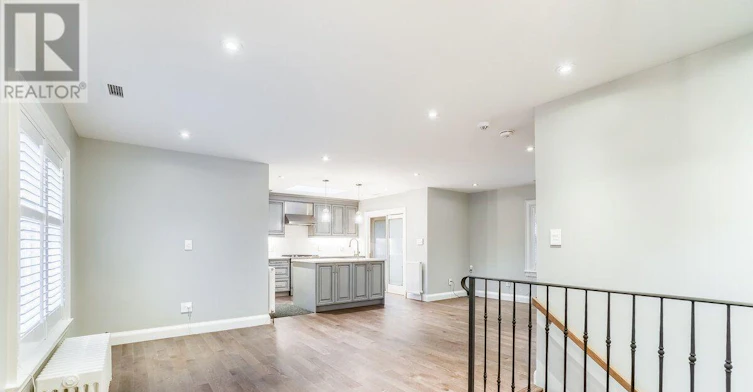 880 Royal York Road, Toronto, ON, M8Y 2V6 - 9