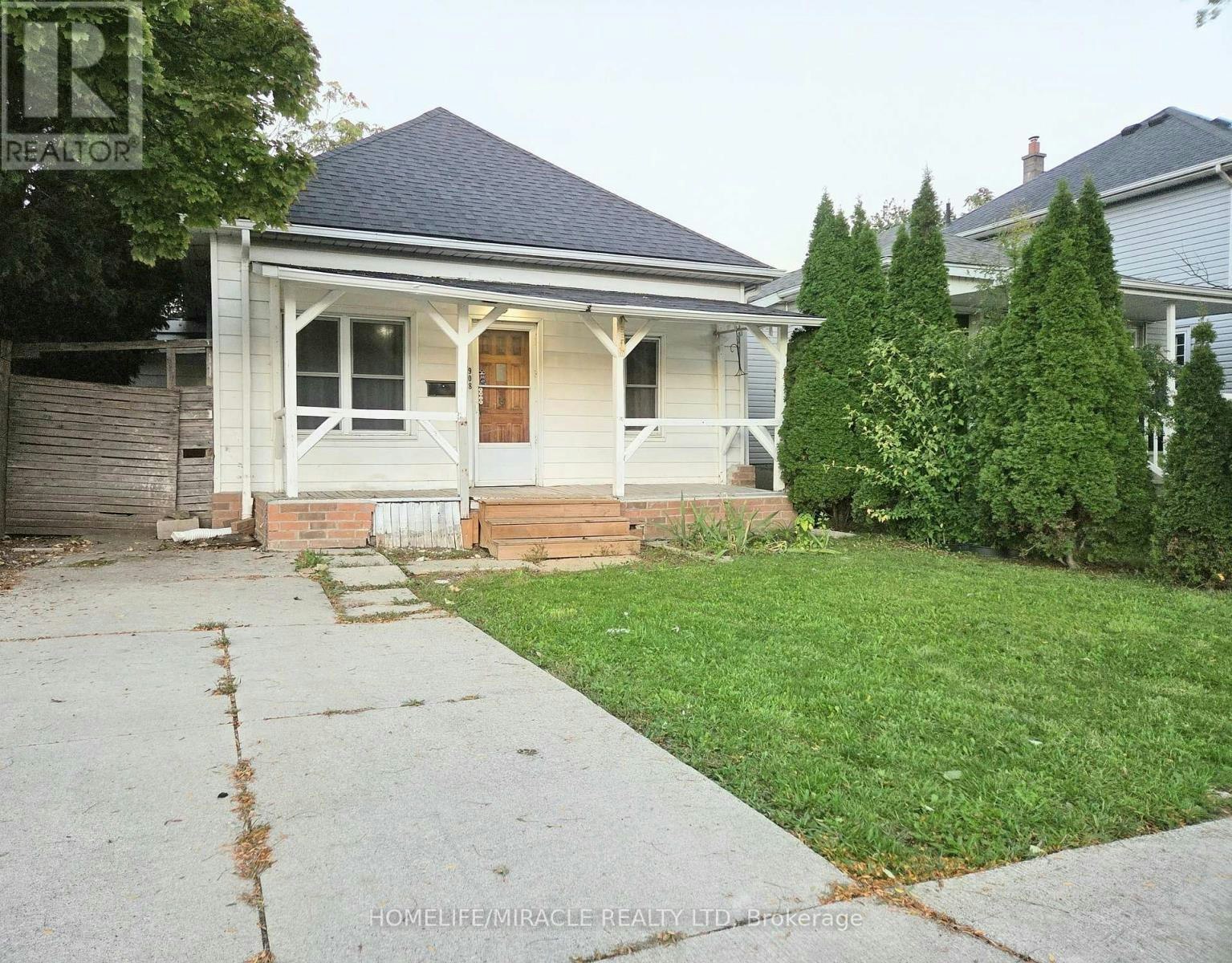 908 Windsor Avenue, Windsor, ON, N9A 1K2