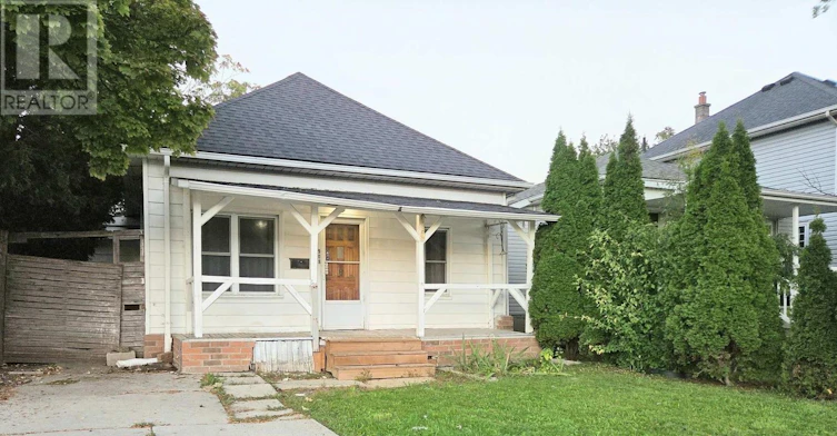 908 Windsor Avenue, Windsor, ON, N9A 1K2
