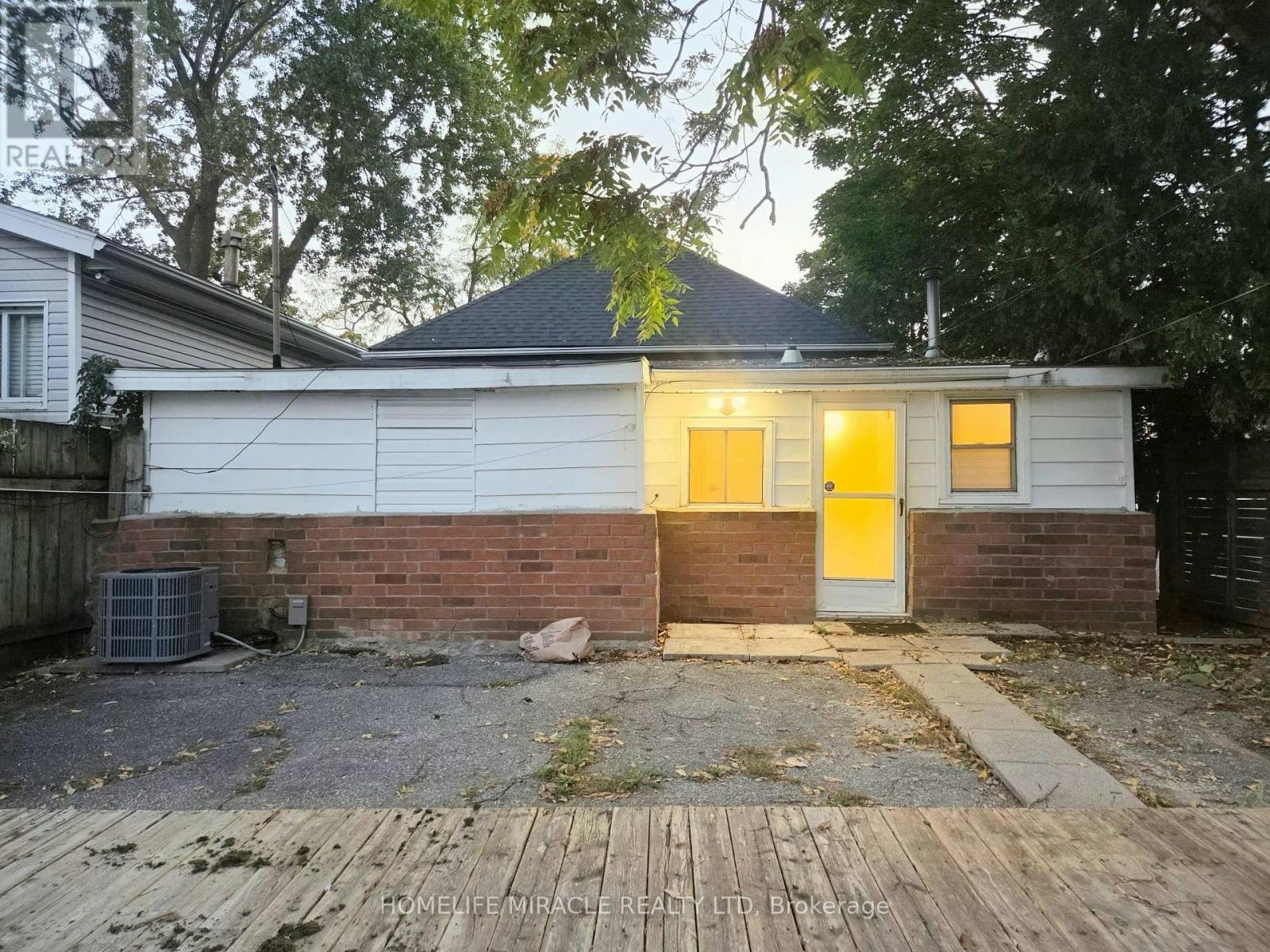 908 Windsor Avenue, Windsor, ON, N9A 1K2 - 29
