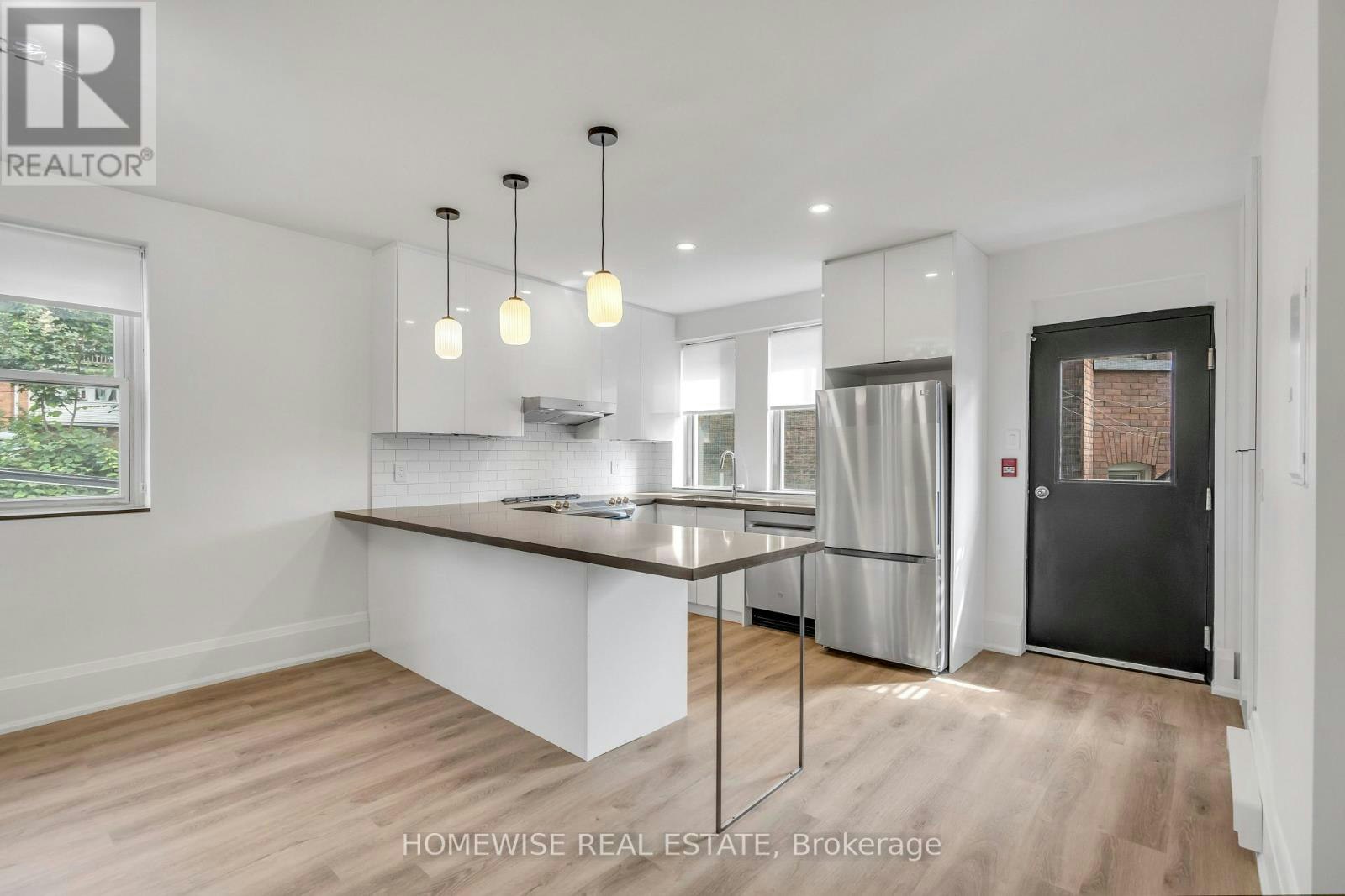 203-1340 King Street W, Toronto, ON, M6K 1H1