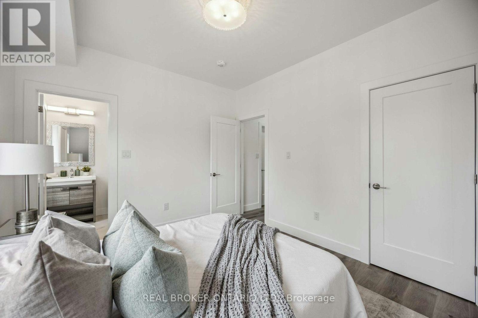 4-14 Hatfield Crescent, Toronto, ON, M9W 2R8 - 6