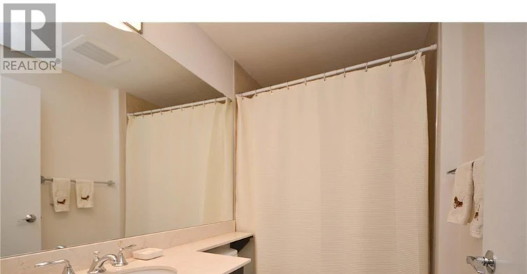 302-245 Kent Street, Ottawa, ON, K2P 0A5 - 14