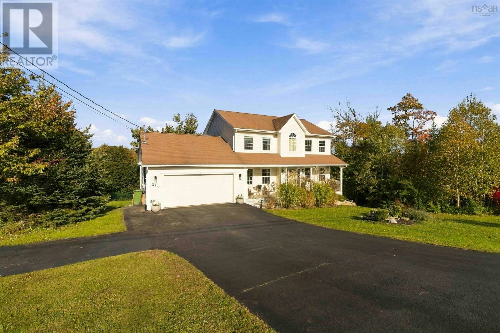 254 Robert Street, Fall River, NS, B2T 1H7