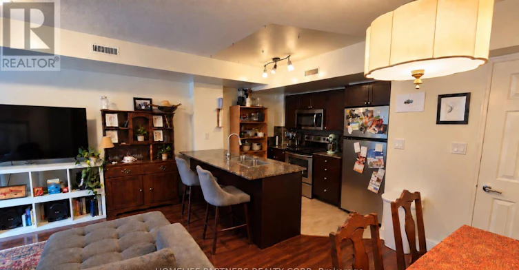 123-25 Turntable Crescent, Toronto, ON, M6H 4K8 - 5
