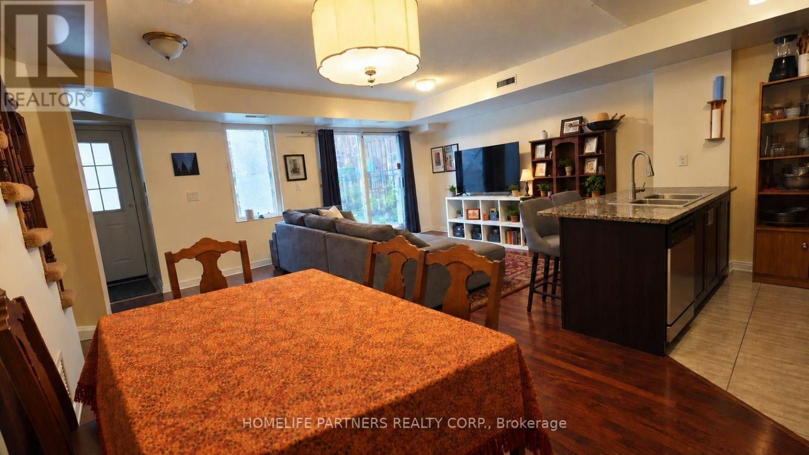 123-25 Turntable Crescent, Toronto, ON, M6H 4K8 - 7