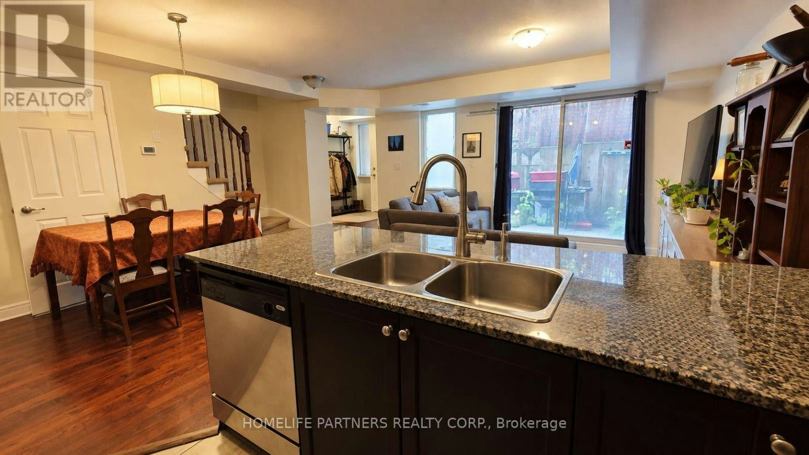 123-25 Turntable Crescent, Toronto, ON, M6H 4K8 - 6
