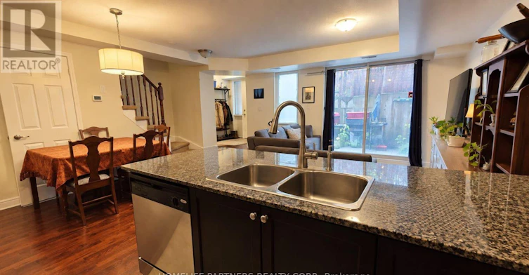 123-25 Turntable Crescent, Toronto, ON, M6H 4K8 - 6