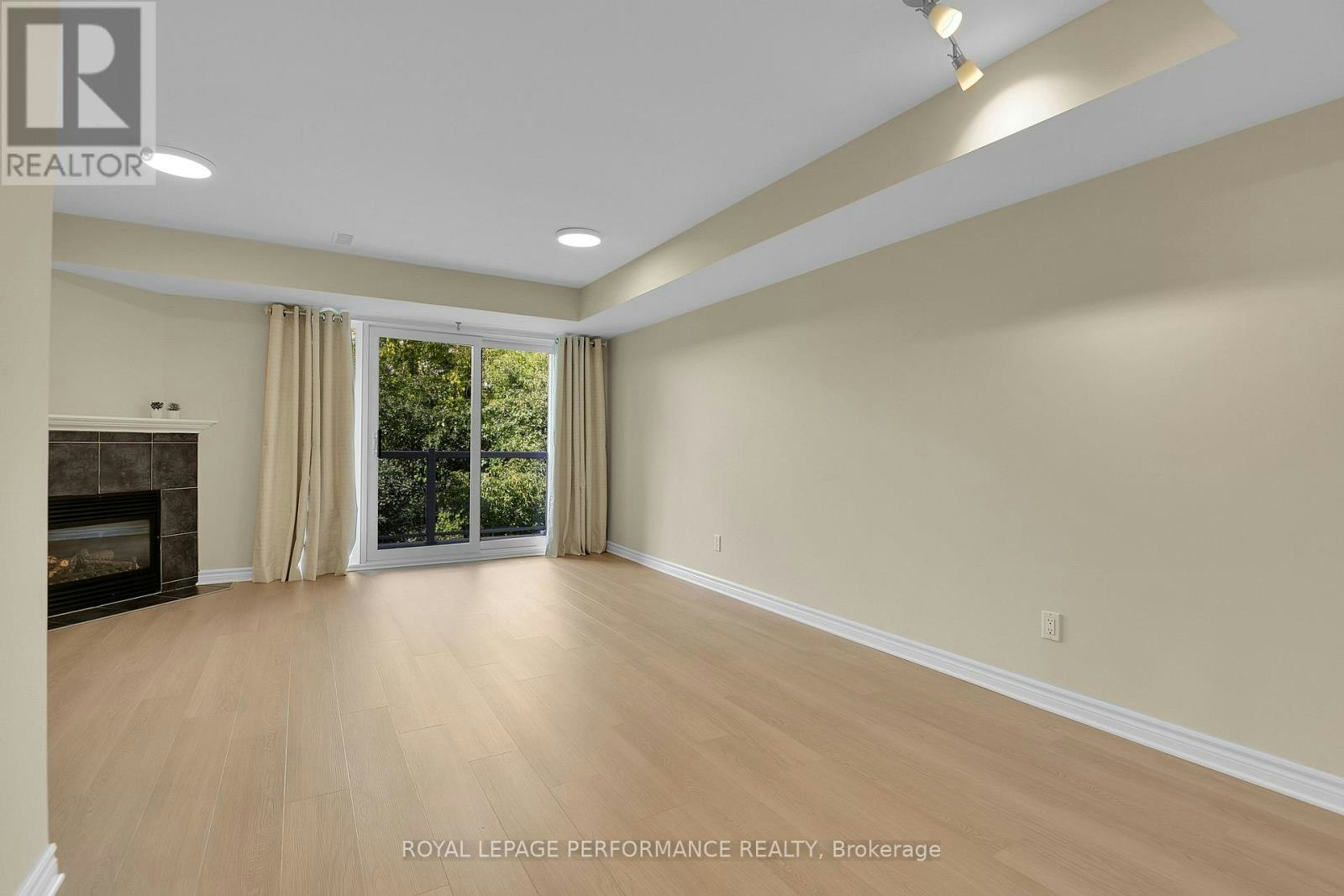 64 Mayflower Private, Ottawa, ON, K2B 0A2 - 14