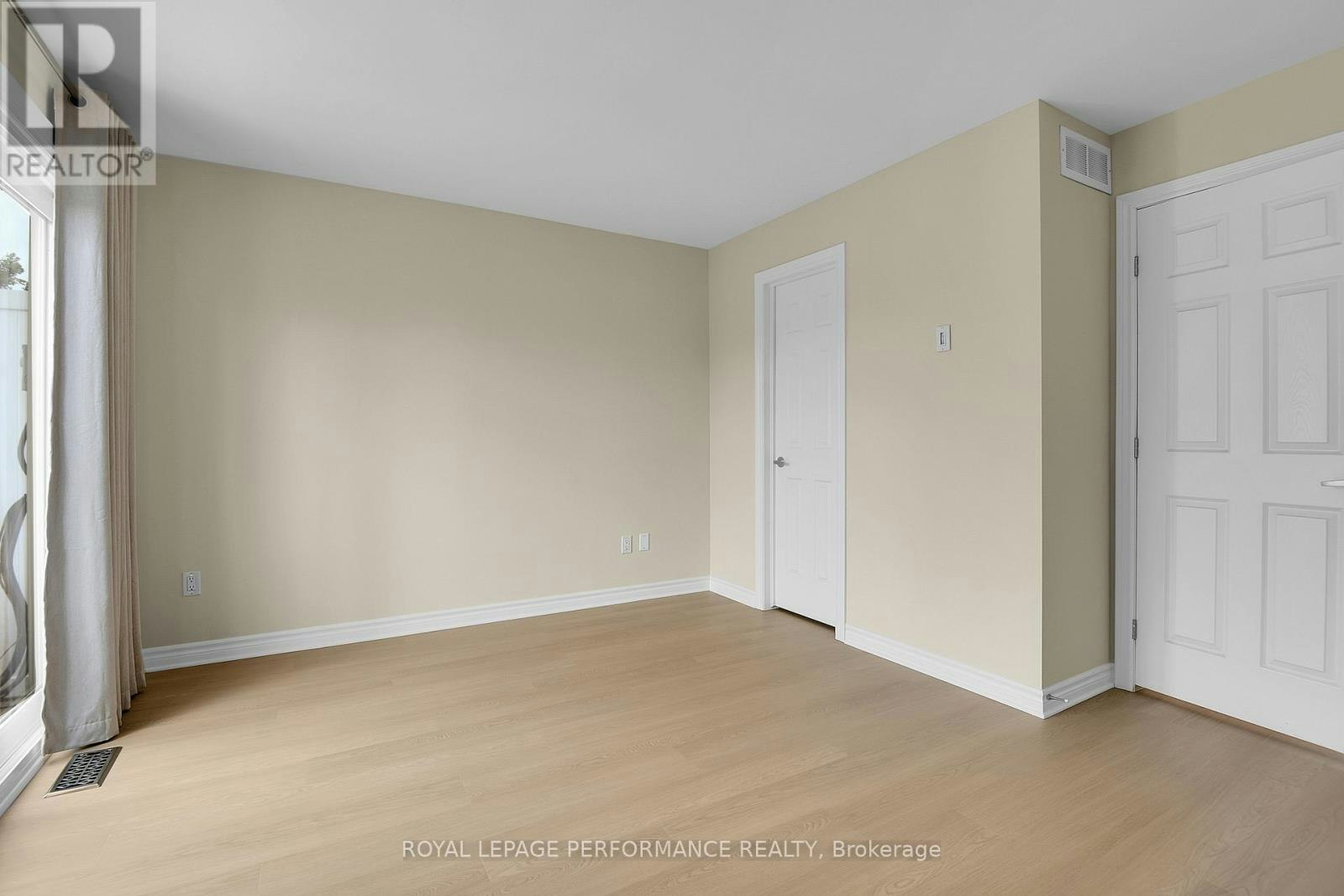 64 Mayflower Private, Ottawa, ON, K2B 0A2 - 27
