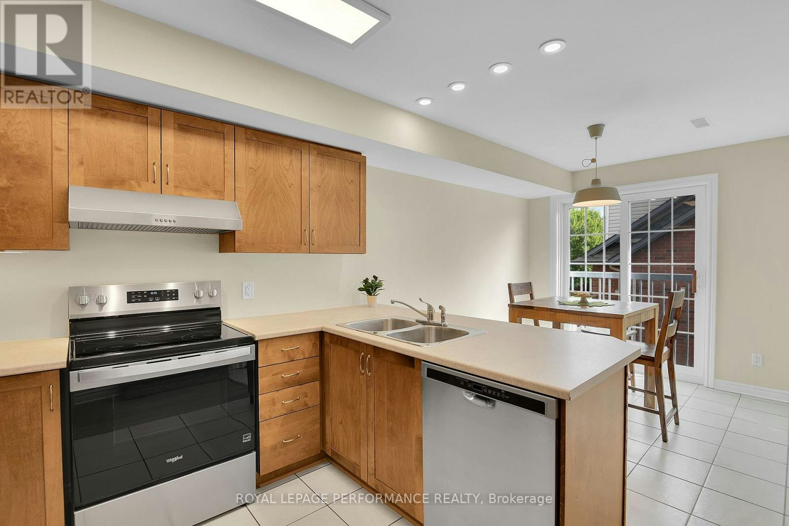 64 Mayflower Private, Ottawa, ON, K2B 0A2 - 19