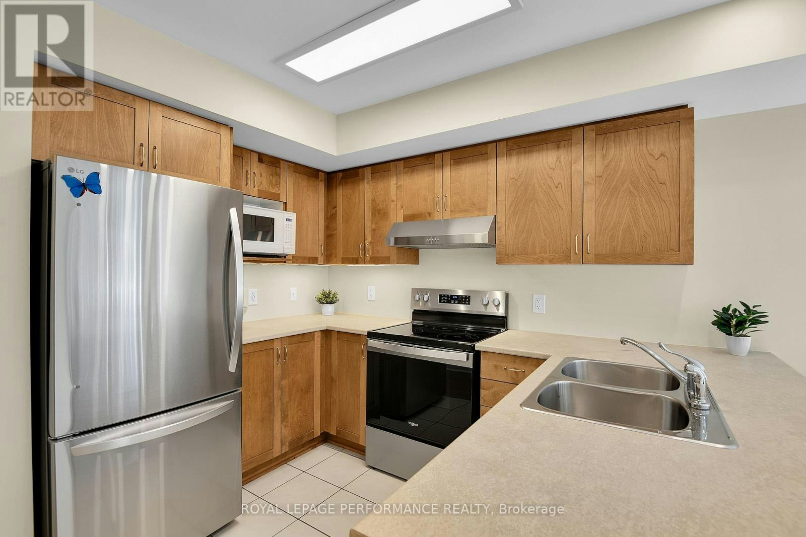 64 Mayflower Private, Ottawa, ON, K2B 0A2 - 17