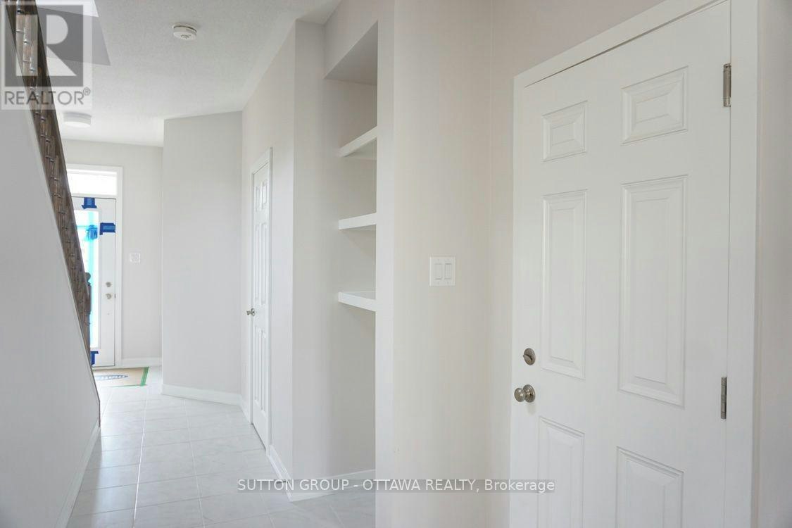 663 Allied Mews, Ottawa, ON, K2S 1B9 - 4