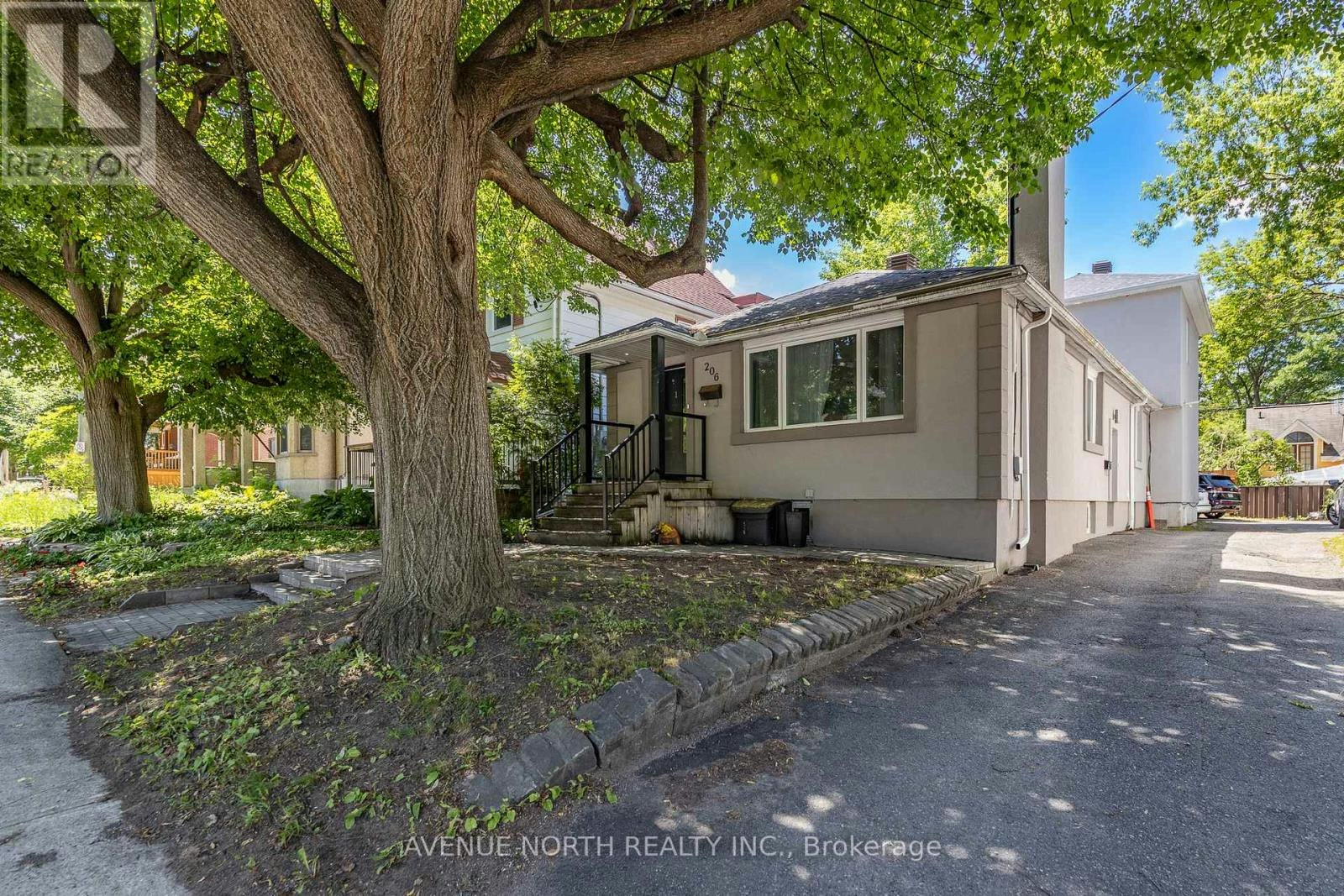 206 Blackburn Avenue, Ottawa, ON, K1N 8A8