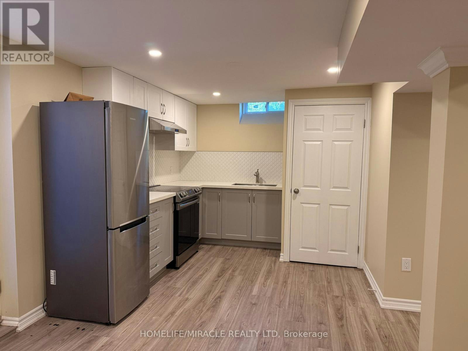 18 Burnley Place, Brampton, ON, L6Z 2T9 4