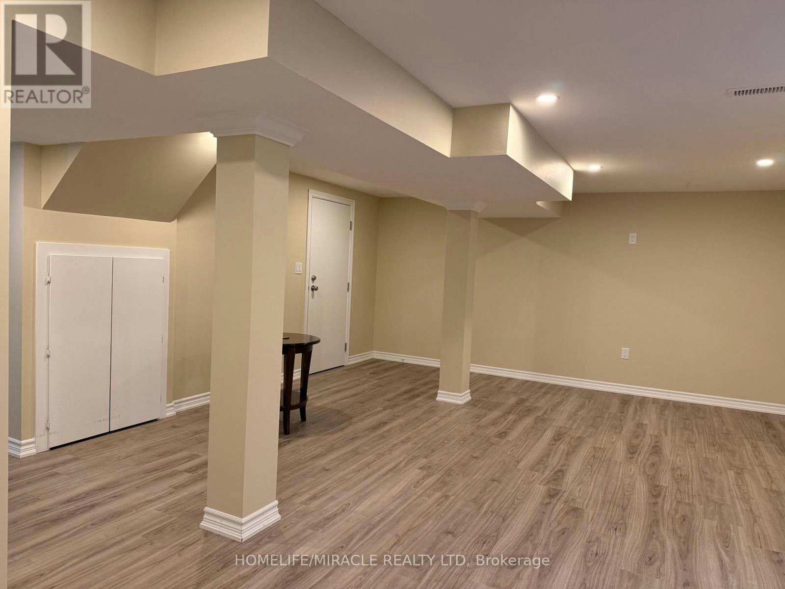 18 Burnley Place, Brampton, ON, L6Z 2T9 5