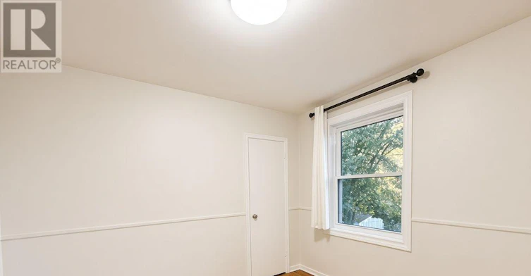 UPPER-10 Elizabeth Street, Halton Hills, ON, L7G 3K2 - 11