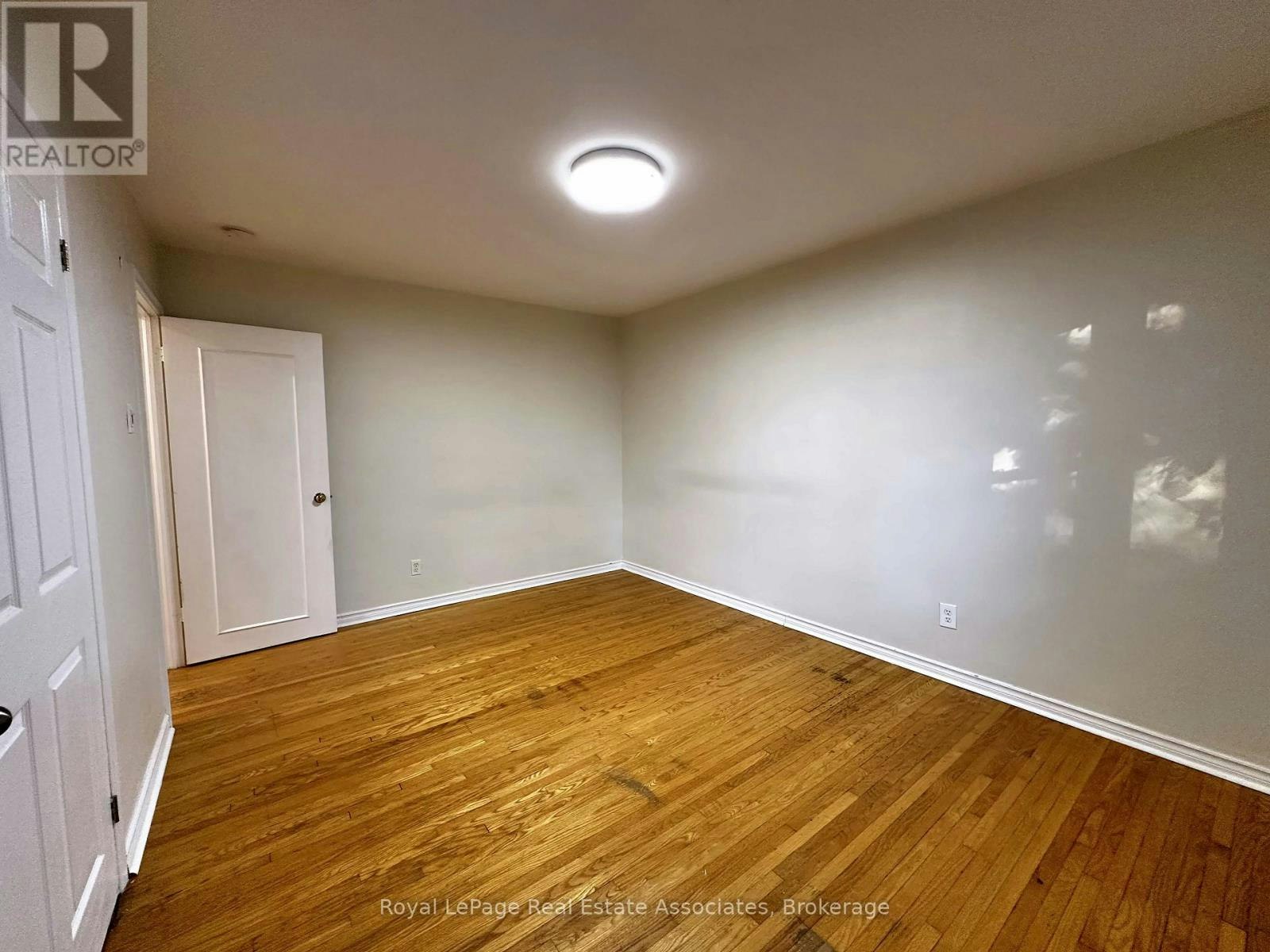 UPPER-10 Elizabeth Street, Halton Hills, ON, L7G 3K2 - 12