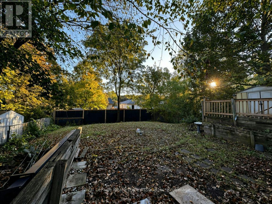 UPPER-10 Elizabeth Street, Halton Hills, ON, L7G 3K2 - 14