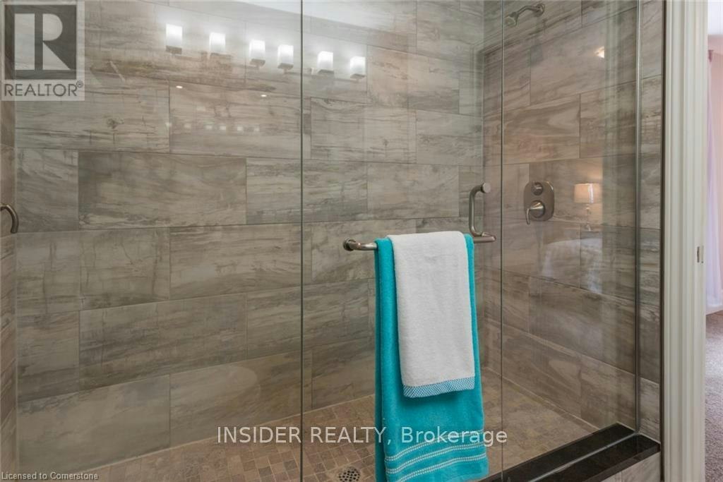 234 Shakespeare Drive, Waterloo, ON, N2L 2T6 - 25
