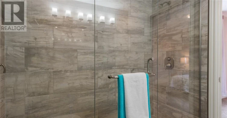 234 Shakespeare Drive, Waterloo, ON, N2L 2T6 - 25