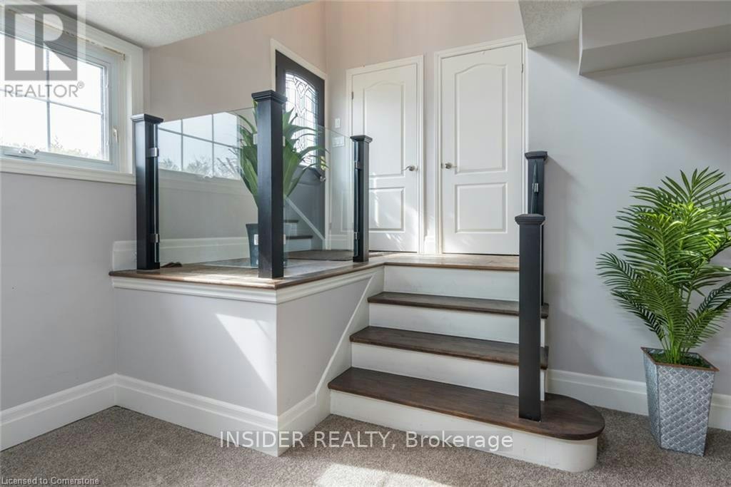 234 Shakespeare Drive, Waterloo, ON, N2L 2T6 - 29