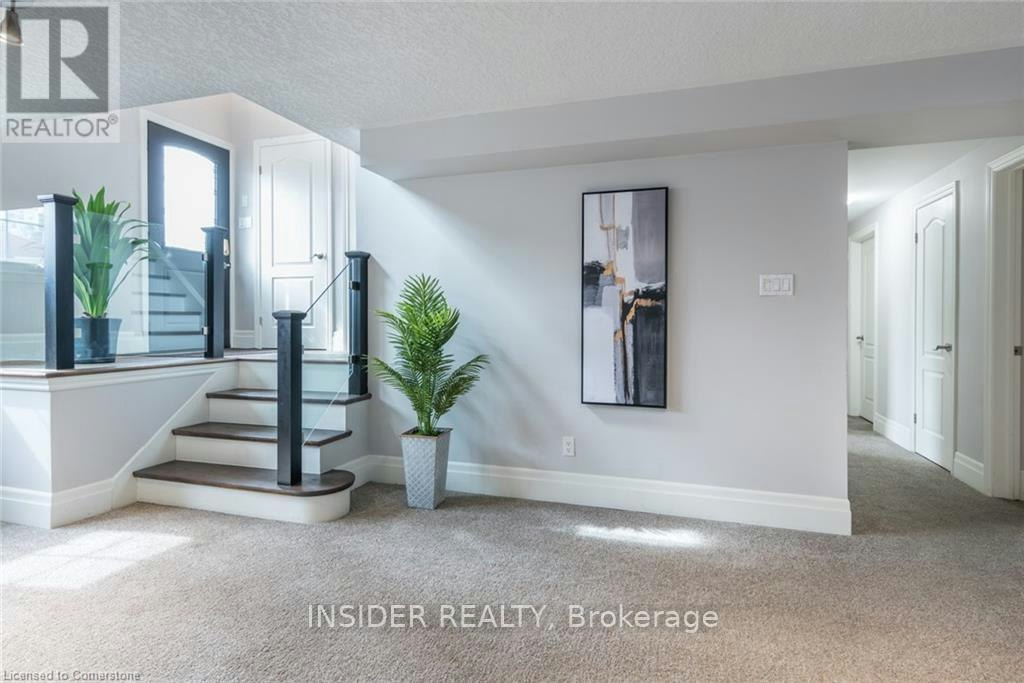 234 Shakespeare Drive, Waterloo, ON, N2L 2T6 - 31