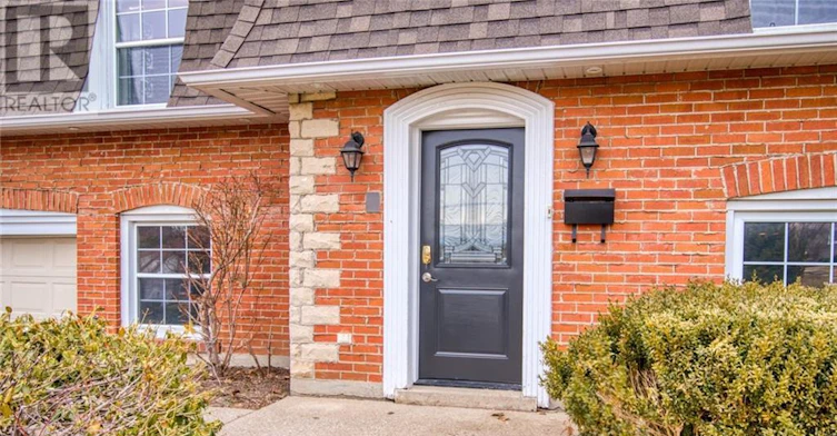234 Shakespeare Drive, Waterloo, ON, N2L 2T6 - 3