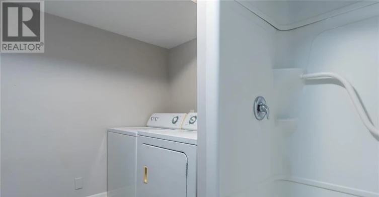234 Shakespeare Drive, Waterloo, ON, N2L 2T6 - 34