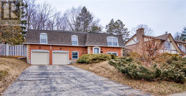 234 Shakespeare Drive, Waterloo, ON, N2L 2T6 - 2