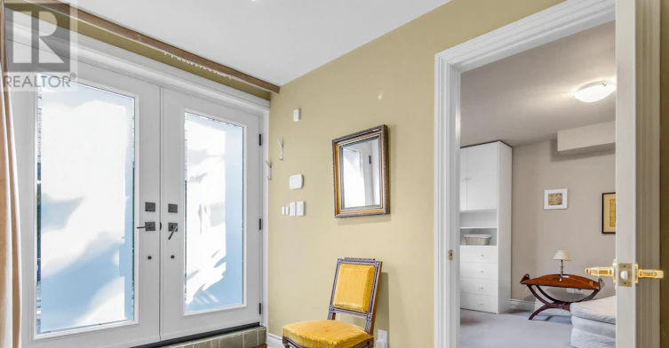 25 Clarendon Avenue, Toronto, ON, M4V 1H8 - 31