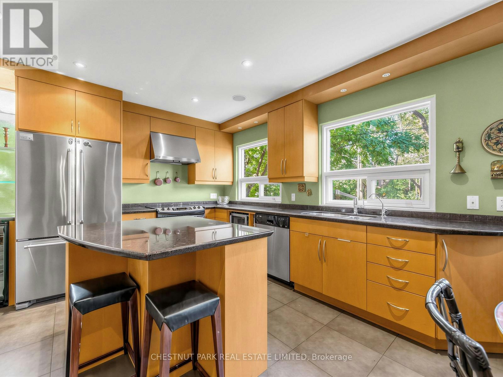 25 Clarendon Avenue, Toronto, ON, M4V 1H8 - 13