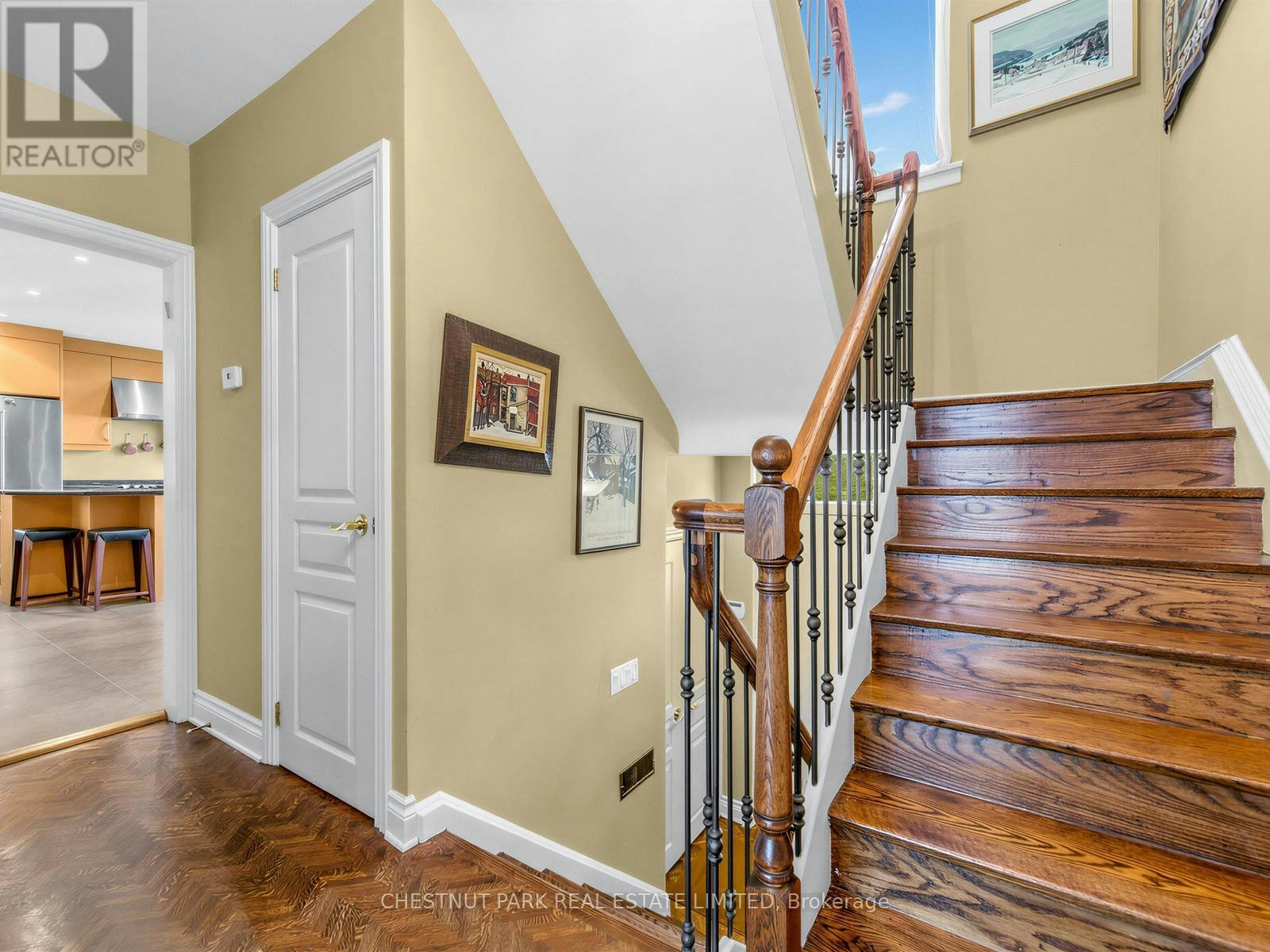 25 Clarendon Avenue, Toronto, ON, M4V 1H8 - 17