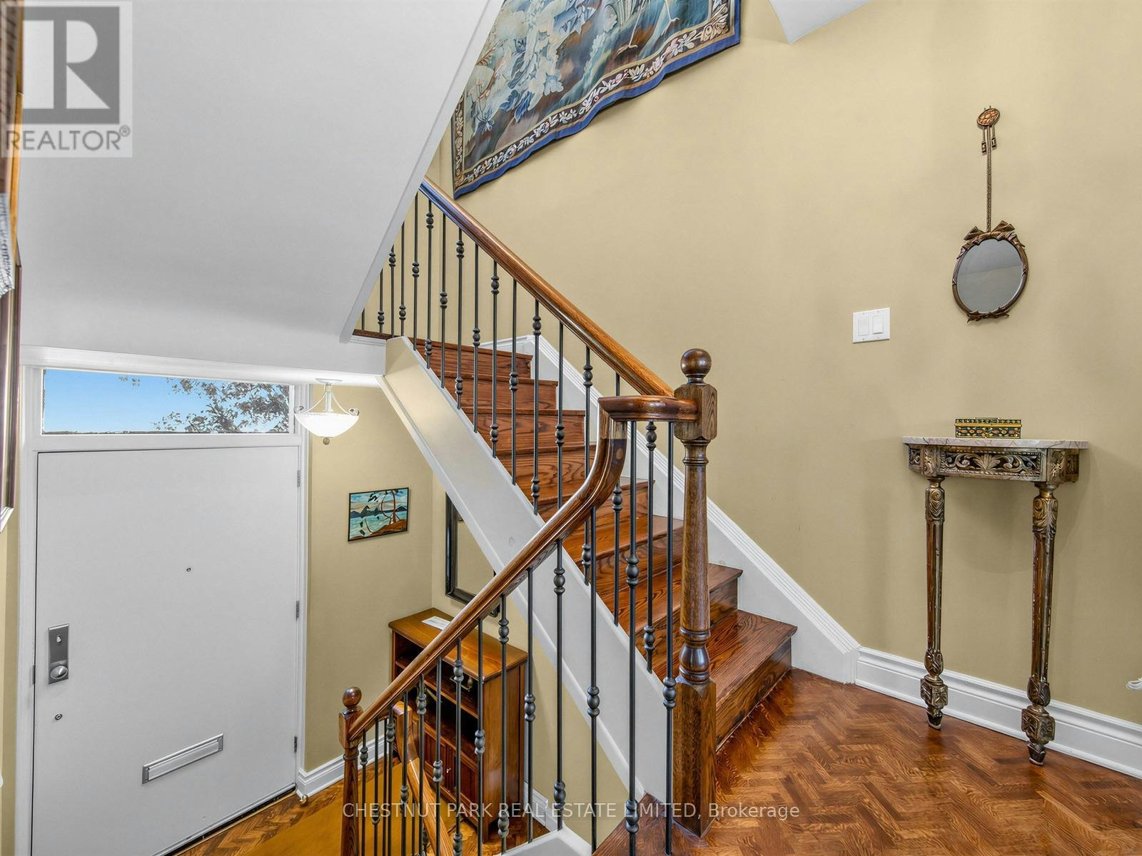 25 Clarendon Avenue, Toronto, ON, M4V 1H8 - 2