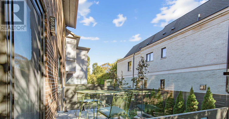 25 Clarendon Avenue, Toronto, ON, M4V 1H8 - 10