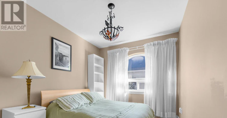 25 Clarendon Avenue, Toronto, ON, M4V 1H8 - 22